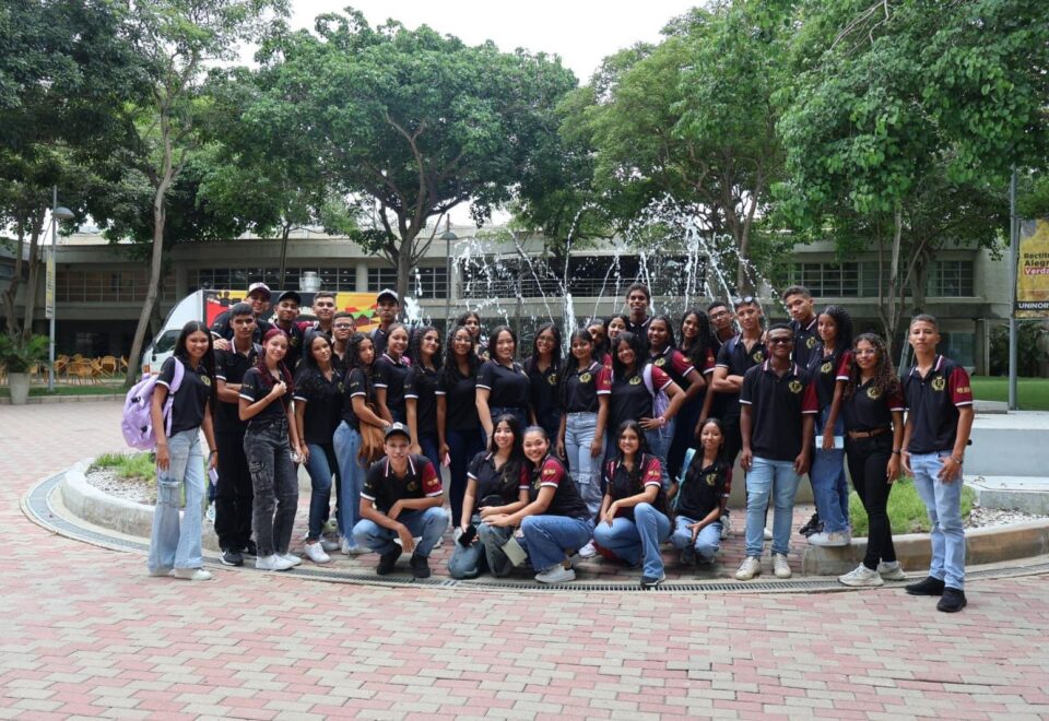 Estudiantes de la Promoción 2024